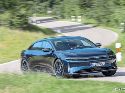 零百加速破2秒之爭:Lucid Air Sapphire與保時捷Taycan Turbo GT誰主沉浮?