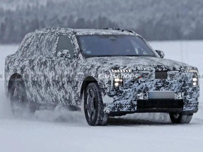 勞斯萊斯純電庫里南極寒測試諜照現身，或2027年登場，電動化再進一步