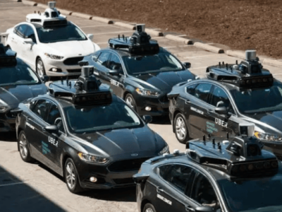 廣州街頭“烏紗帽”無人車引圍觀，自動駕駛時代還有多遠？