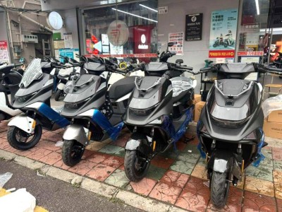 電動(dòng)摩托車市場(chǎng)崛起：高端產(chǎn)品引領(lǐng)消費(fèi)升級(jí)，外賣農(nóng)村需求雙驅(qū)動(dòng)