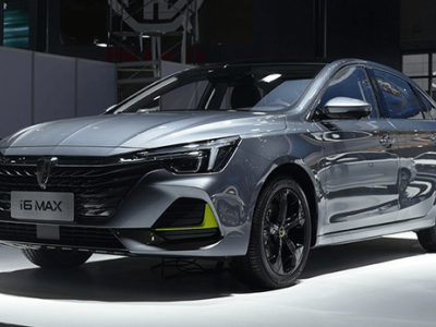 榮威i6MAX:英倫設計科技內飾,省油實力派,現價5.98萬入手正當時