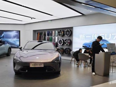 新一代小米SU7預售半月熱度高：多地門店訂單破百，2026年交付目標再升級