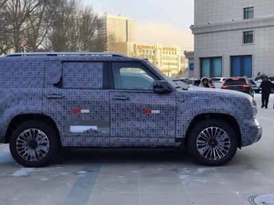 長城“瘦高”方盒子SUV諜照流出,設計突破參數亮點引期待