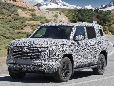 經典越野“山貓”帕杰羅將回歸?方盒子造型亮相,能否重現當年輝煌?