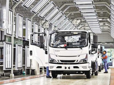 慶鈴氫燃料電池重卡:跨越天山 破解“疆煤外運”極端工況難題