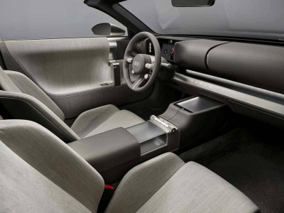 奧迪設計主管“反潮流”:告別屏幕依賴,重拾實體按鍵的豪華觸感