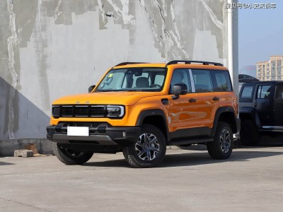 2026款北京越野BJ40燃油巨幕版登場！智能座艙硬核越野，13.29萬起售