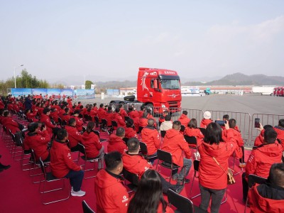 十年堅(jiān)守共筑可靠未來 東風(fēng)天龍哥俱樂部2026客戶盛典開啟共創(chuàng)共享新篇