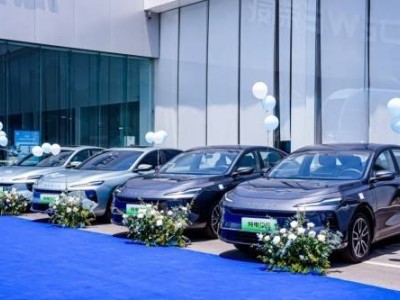 十萬級純電市場“全能王”:榮威D6憑實力成家庭用戶最優解