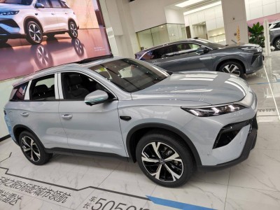 2026款宋Pro DM-i長續航版：低用車成本高安全，全家看車后一致心動