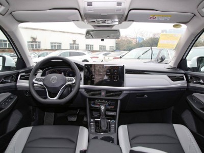 純電車型智能新篇：智能互聯與語音交互引領未來出行新潮流