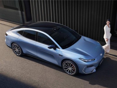 春節返鄉無憂行!吉利銀河E8長續航版補能快續航穩智能強