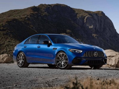 AMG C63告別插混四缸時代，未來車型回歸燃油并換裝直列六缸引擎