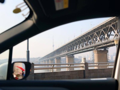 “人工智能+文旅”融合新探索:全國十城上線無人駕駛專線暢游新體驗