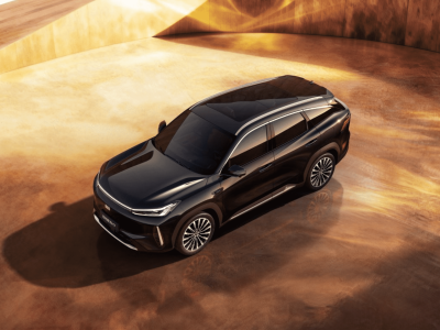 吉利銀河M7米蘭首秀:三大黃金價值重塑中級電混SUV新標桿