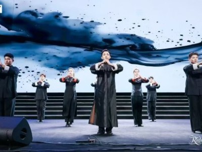 泡泡瑪特年會沈騰現身抽大獎 創始人王寧打詠春拳 李誕現場表白