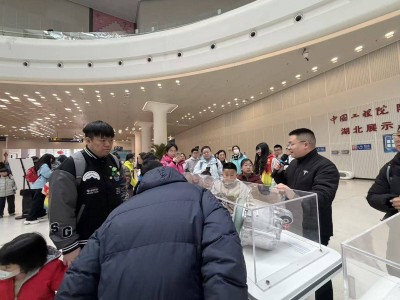 寒假新體驗(yàn)!湖北省科技館攜手特斯拉,引領(lǐng)青少年探索科技新世界