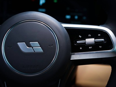 理想L9 Livis版發(fā)布:具身智能加持,能否引領高端家庭出行新風潮?