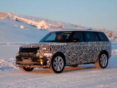 新款路虎攬勝雙線并行:燃油精修升級,純電版550馬力續航531公里