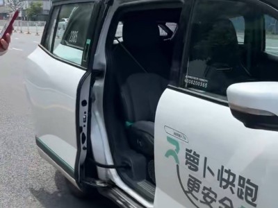 蘿卜快跑:自動駕駛重塑城市服務,技術革新下的挑戰與機遇并存