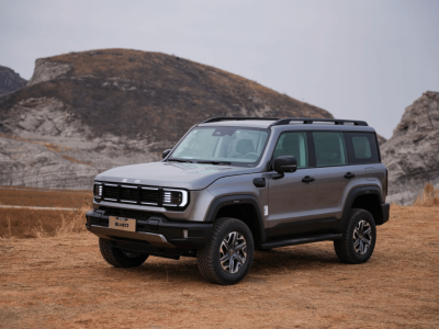 硬派越野新解法:BJ40燃油讓城市通勤與山野探索“魚和熊掌”兼得