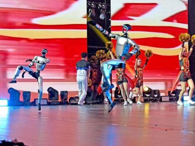 春晚舞臺成機器人競技場：億元投入背后，企業圖謀品牌與資本雙贏