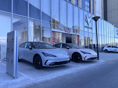 26款極狐阿爾法S5實車到店，增程純電雙動力，零重力座椅+超強馬力來襲