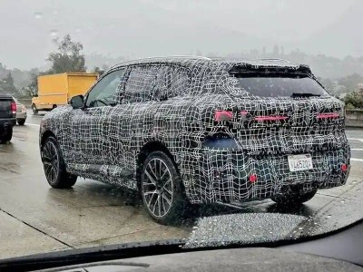 下一代寶馬X5諜照來襲：翼型門把手+重大內(nèi)飾升級(jí) 或推純電版