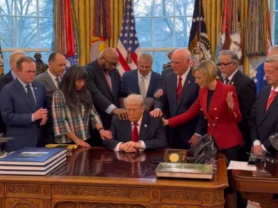 特朗普邀一眾牧師為自己和美軍祈禱