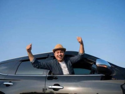 中年男性的“方向盤情結(jié)”:在車輪上找尋自由與心靈的避風(fēng)港