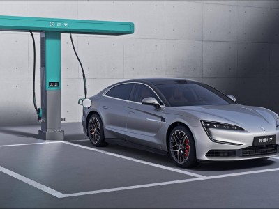 第二代刀片電池加持仰望新車，高端新能源市場補能效率“大躍進”