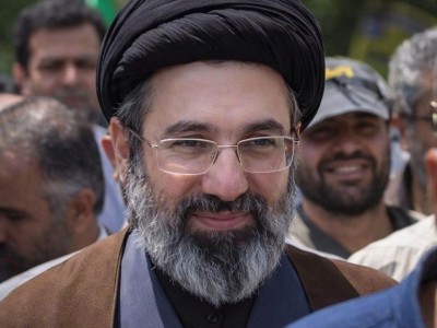 伊朗最高領袖穆杰塔巴·哈梅內伊發布個人照片