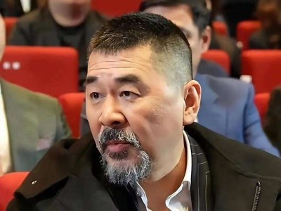 陳建斌家庭秩序感引羨慕：兩子出色成亮點，早年爭議成完美背景板