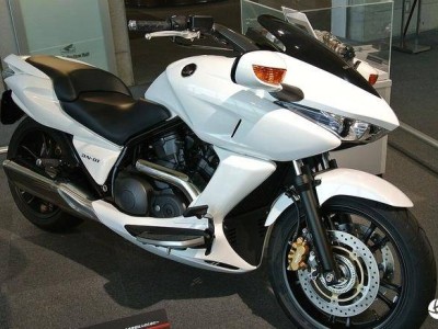 摩托車界的“雙面鏡”:主流品牌輝煌與黯淡車型的深度剖析