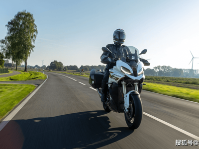 普利司通BATTLAX SPORT TOURING T33：長壽命與操控感完美平衡之選