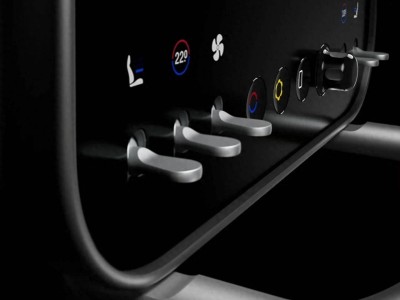 法拉利“逆流而上”:不顧成本增加 毅然回歸物理按鍵方向盤