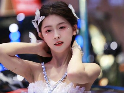 任綿綿：車模舞臺上的甜美精靈 體重年齡爭議下的時尚新星