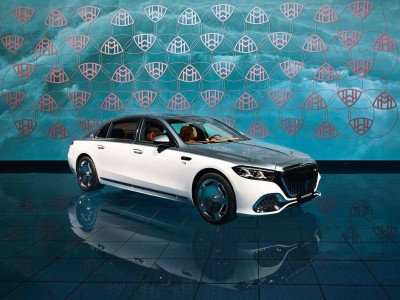 新款梅賽德斯 - 邁巴赫S級全球首秀，智能奢華升級開啟豪華出行新體驗