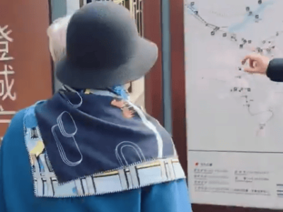 梅耶·馬斯克游長城贊“實在令人驚嘆” 還分享長城雪糕體驗