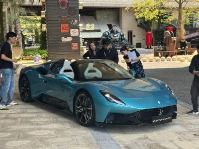 瑪莎拉蒂MCPURA國內首秀！賽道性能升級，“零百”加速2.9秒超帶感