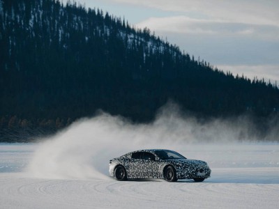 純電AMG GT四門版冬季測(cè)試完成，動(dòng)態(tài)控制系統(tǒng)助力實(shí)現(xiàn)漂移新體驗(yàn)