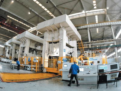 硬核實(shí)力！柳州首條熱氣脹成形線，引領(lǐng)汽車零部件“輕強(qiáng)”新變革