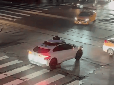 蘿卜快跑“熄火”引爭(zhēng)議：安全策略“敏感”背后，是謹(jǐn)慎還是束縛？