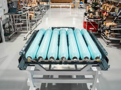 寶馬推出氫能扁平化儲存系統，2028年BMW X5氫燃料車續航將達750公里