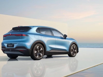 深藍S05后驅增程VS哈弗梟龍MAX電四驅：不同混動路，滿足多樣需求