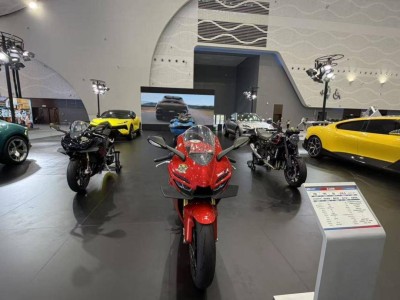 張雪機車消博會引關(guān)注:訂單激增交付延期,國產(chǎn)摩托崛起信心足