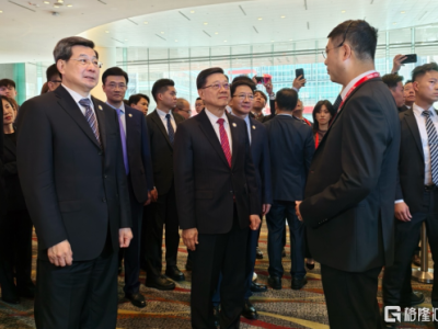 易鑫亮相2026世界互聯(lián)網(wǎng)大會亞太峰會,獲香港特首李家超親臨交流