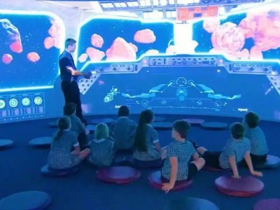 “互聯(lián)網(wǎng)+”與AI賦能未來學(xué)校：十大特征勾勒教育新圖景