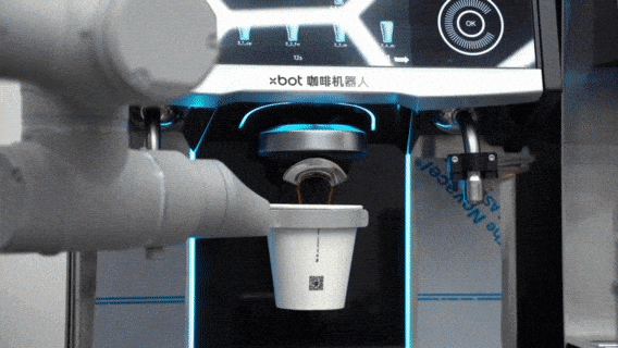 不做人形、不跳舞:他家的具身智能憑什么在100+城市賣出400萬杯咖啡?